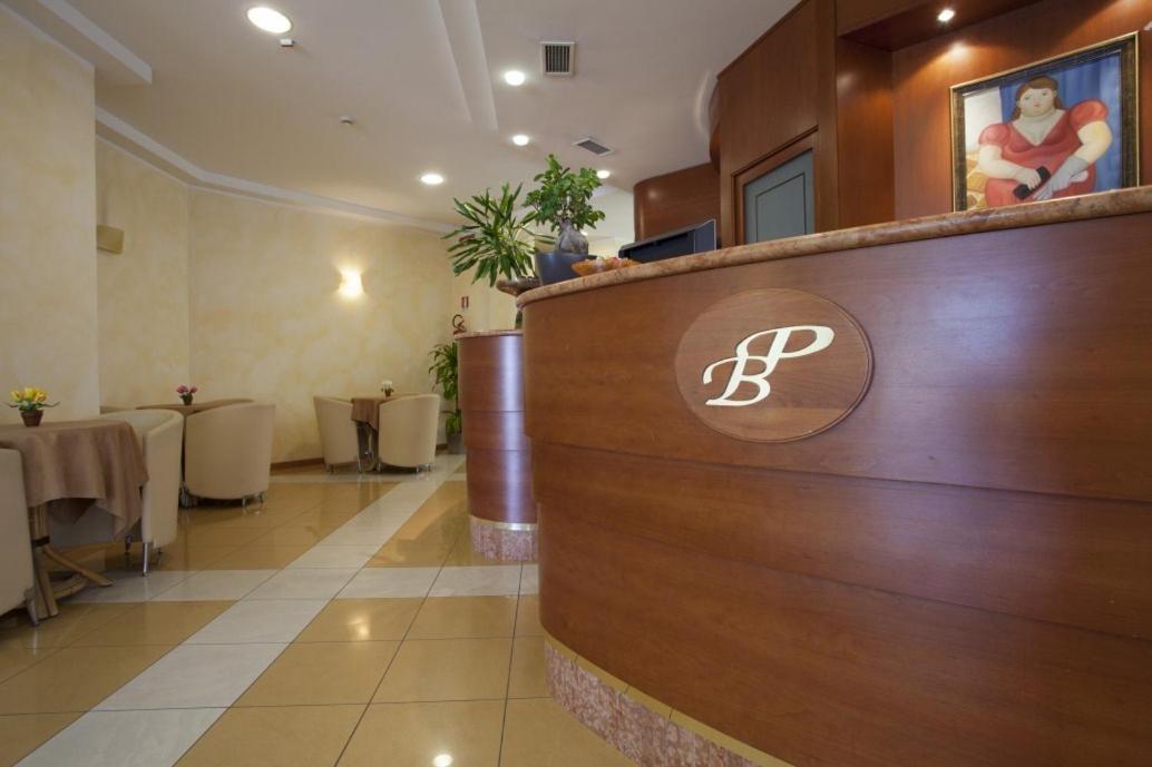 Hotel Palm Beach B&B Sea View Ріміні Екстер'єр фото