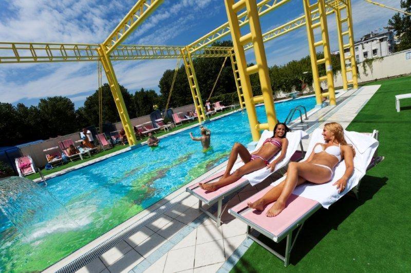 Hotel Palm Beach B&B Sea View Ріміні Екстер'єр фото